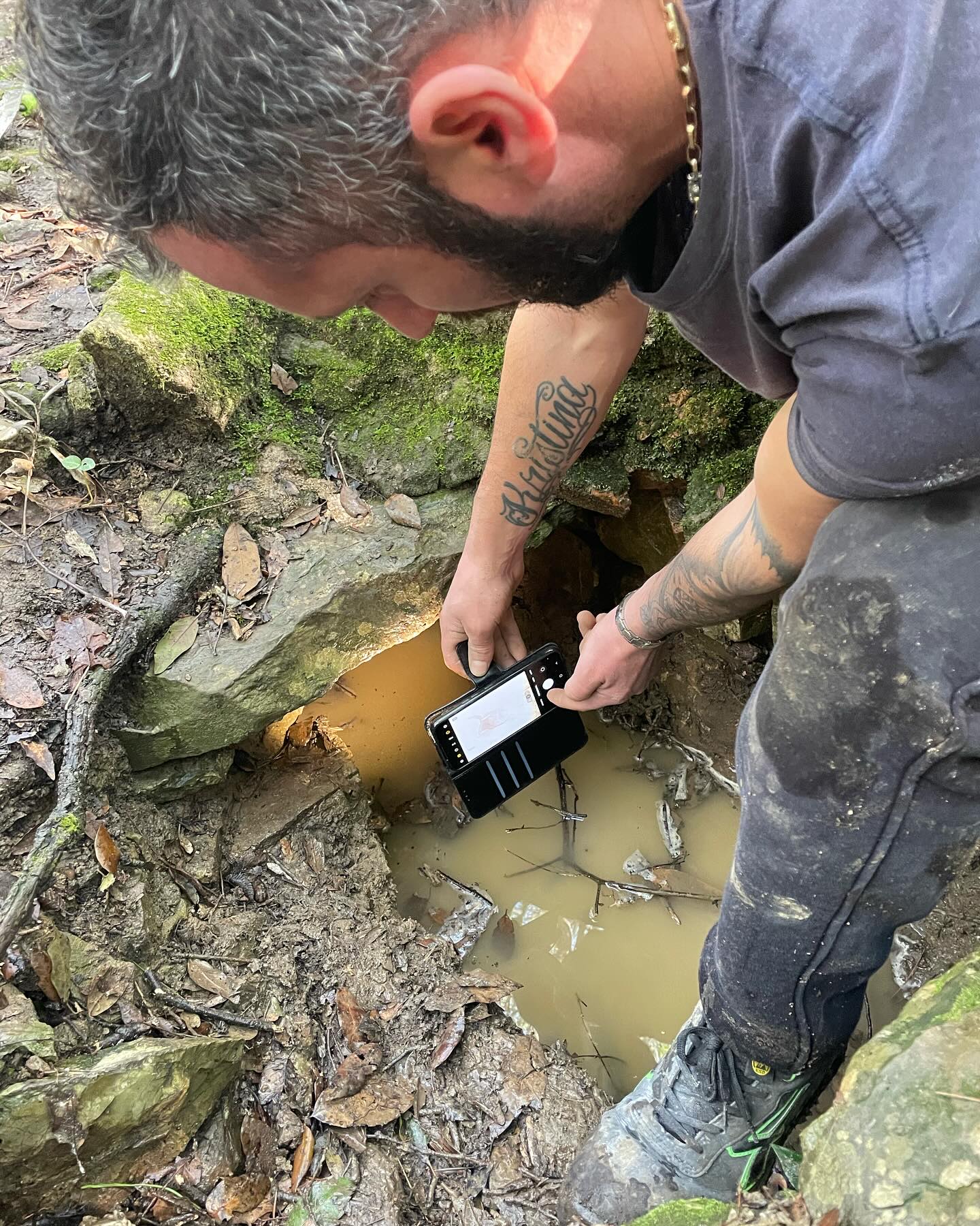 Sotto i Nostri Piedi: Reset Livorno Svela l'Incredibile Ingegneria Idraulica di Villa Rodocanacchi